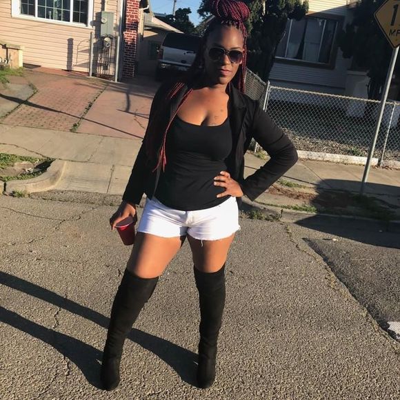 Meet your Posher, Danielle - Picture 1 of 1